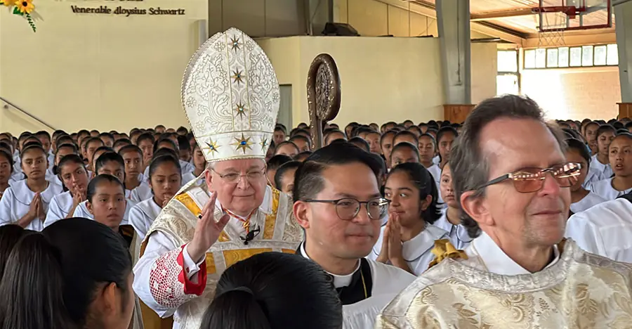 Cardinal Burke Visits Chalco